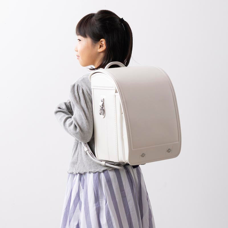 704 軽量牛革ハイブリッド クラリーノ®F キューブ型 シャインクリーム