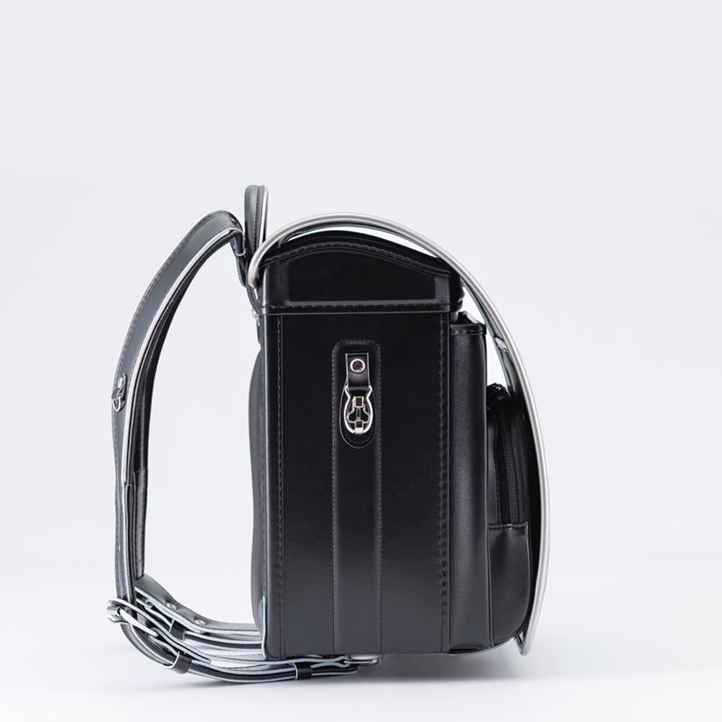 710 軽量牛革ハイブリッド クラリーノ®F キューブ型 黒×シルバー