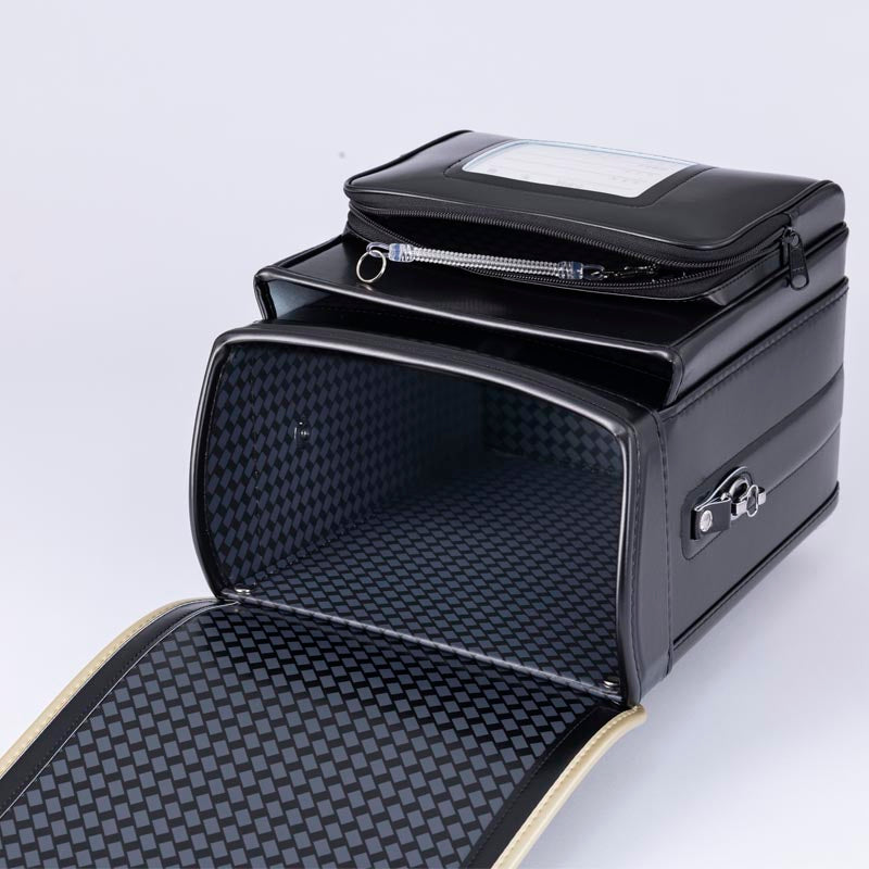 713 軽量牛革ハイブリッド クラリーノ®F キューブ型 黒×ゴールド