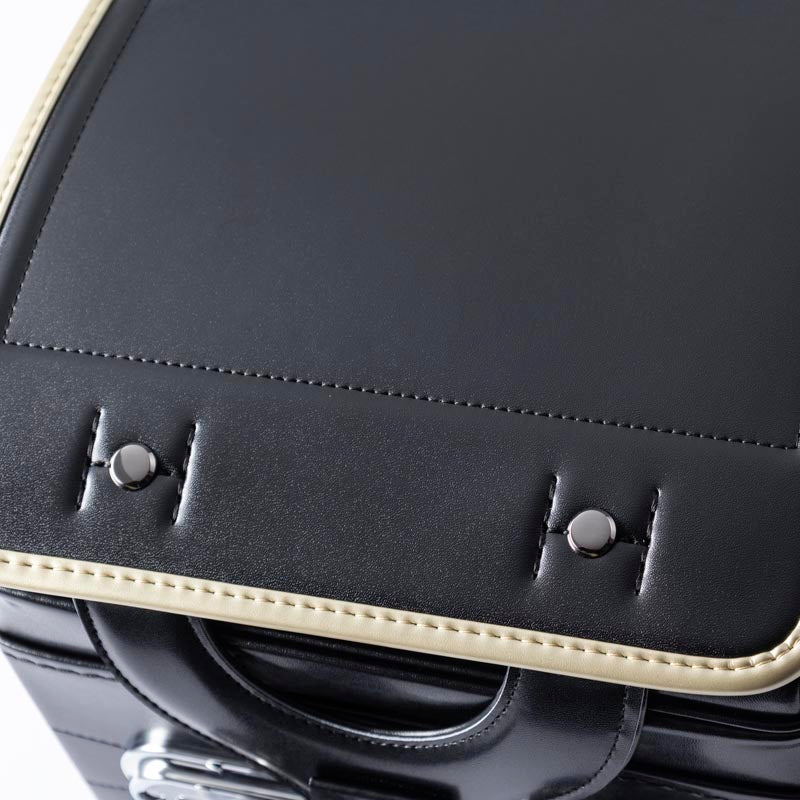 713 軽量牛革ハイブリッド クラリーノ®F キューブ型 黒×ゴールド