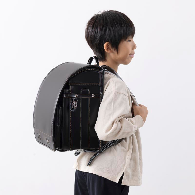 773 軽量牛革ハイブリッド クラリーノ®F 学習院型 黒×ゴールド